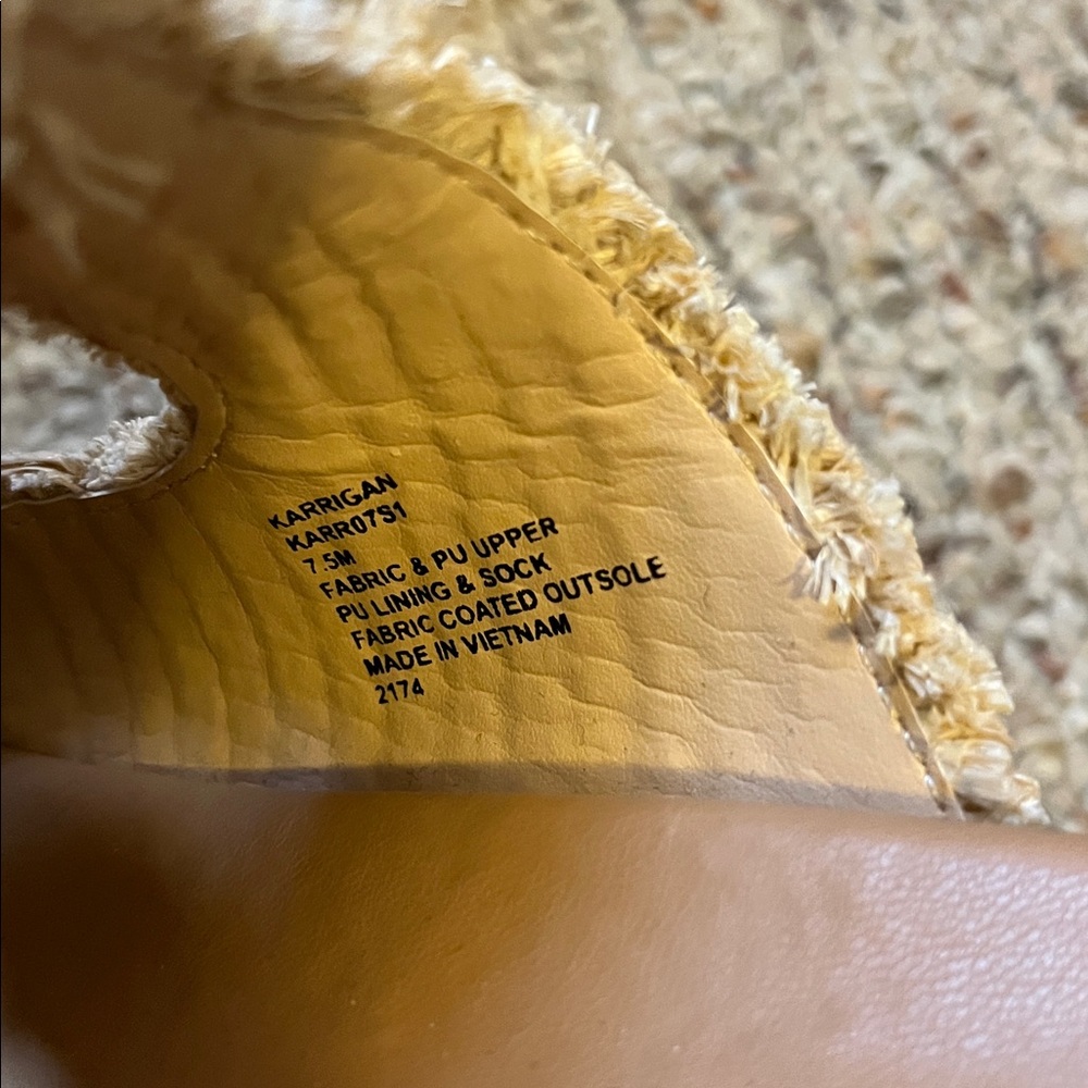 Steve Madden Beige Woven Double-Buckle Platform Sandals - Picture 12 of 12